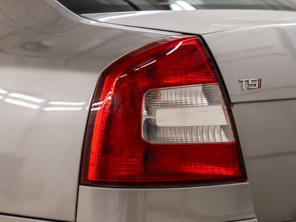 Skoda Octavia II (A5) Рестайлинг с пробегом 2011 года, цена 1 048 000 рублей, 131660 км, лифтбек, Автокод Объявления