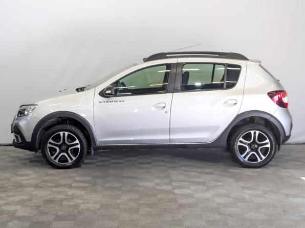 Renault Sandero II Рестайлинг с пробегом 2021 года, цена 1 360 000 рублей, 55270 км, хэтчбек, Автокод Объявления