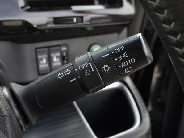 Honda Stepwgn V с пробегом 2015 года, цена 1 999 000 рублей, 108245 км, минивэн, Автокод Объявления