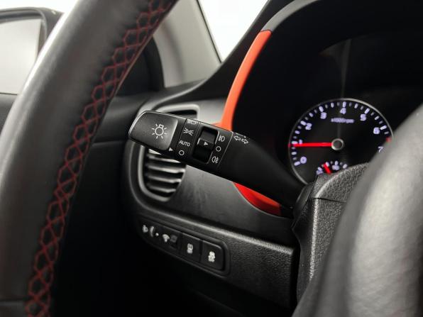 Kia Rio IV Рестайлинг с пробегом 2021 года, цена 1 774 200 рублей, 49511 км, седан, Автокод Объявления