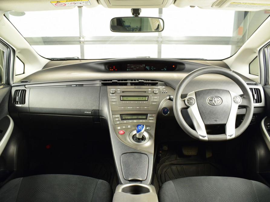 Toyota Prius III Рестайлинг (XW30) Кемерово  - изображение 7