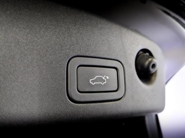 Jaguar XJ IV (X351) Рестайлинг с пробегом 2019 года, цена 3 700 000 рублей, 95135 км, седан, Автокод Объявления