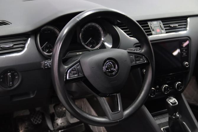 Skoda Octavia III (A7) Рестайлинг с пробегом 2020 года, цена 1 565 650 рублей, 109140 км, лифтбек, Автокод Объявления