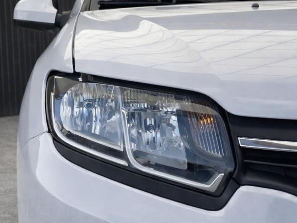 Renault Logan II с пробегом 2017 года, цена 917 000 рублей, 93800 км, седан, Автокод Объявления