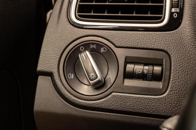 Volkswagen Polo V Рестайлинг с пробегом 2019 года, цена 1 049 000 рублей, 205100 км, седан, Автокод Объявления