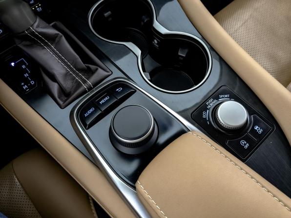 Lexus RX IV с пробегом 2019 года, цена 4 500 000 рублей, 107980 км, внедорожник, Автокод Объявления