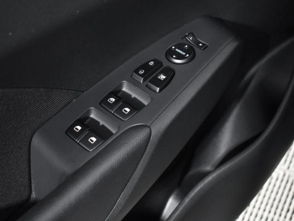 Hyundai Solaris II с пробегом 2018 года, цена 1 499 000 рублей, 40994 км, седан, Автокод Объявления