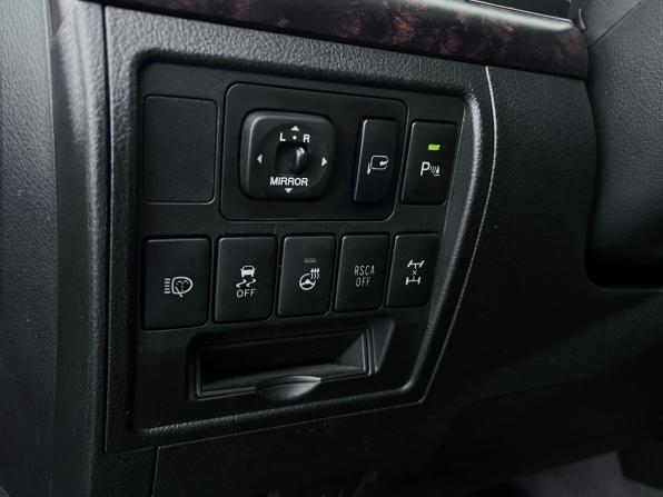 Toyota Land Cruiser 200 Series Рестайлинг 1 с пробегом 2013 года, цена 2 999 000 рублей, 350700 км, внедорожник, Автокод Объявления
