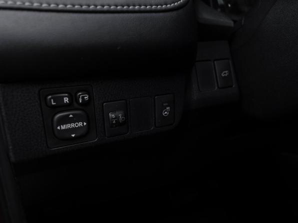 Toyota RAV4 IV (XA40) Рестайлинг с пробегом 2016 года, цена 2 290 000 рублей, 118719 км, внедорожник, Автокод Объявления