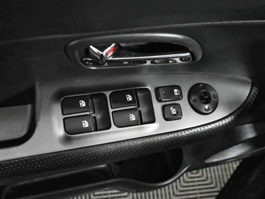 Kia Carens II (UN) Екатеринбург  - изображение 13
