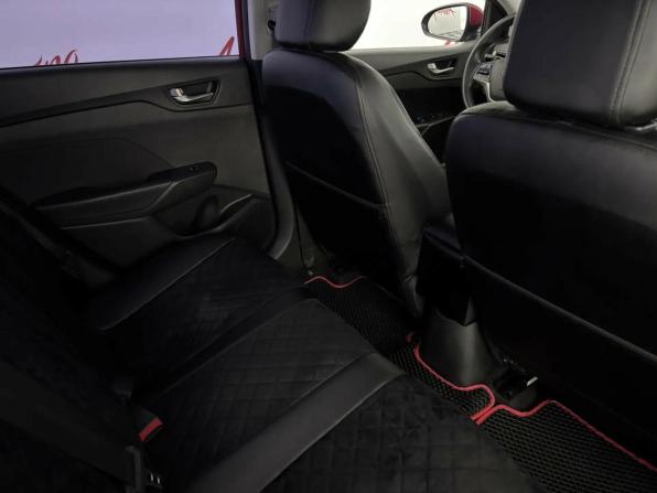 Hyundai Solaris II с пробегом 2018 года, цена 1 299 000 рублей, 120252 км, седан, Автокод Объявления