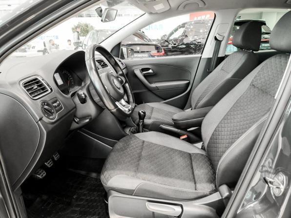 Volkswagen Polo V Рестайлинг с пробегом 2018 года, цена 1 099 000 рублей, 150424 км, седан, Автокод Объявления