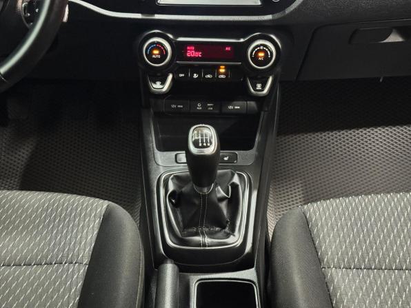 Kia Rio IV с пробегом 2018 года, цена 1 364 000 рублей, 123260 км, хэтчбек, Автокод Объявления