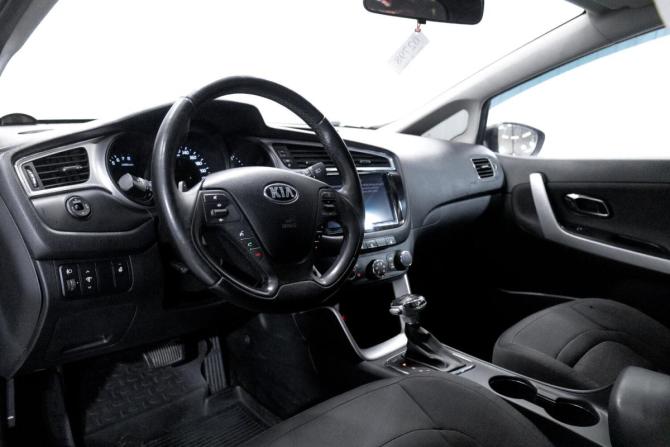 Kia Ceed II Рестайлинг с пробегом 2017 года, цена 1 399 000 рублей, 106600 км, универсал, Автокод Объявления