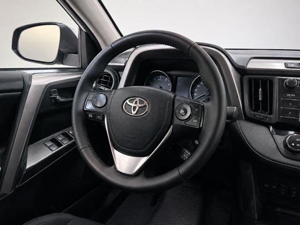 Toyota RAV4 IV (XA40) Рестайлинг с пробегом 2016 года, цена 2 449 000 рублей, 79800 км, внедорожник, Автокод Объявления