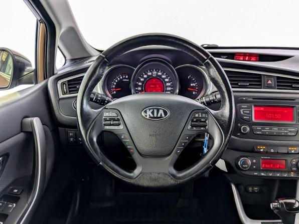 Kia Ceed II Рестайлинг с пробегом 2016 года, цена 1 330 000 рублей, 130830 км, хэтчбек, Автокод Объявления