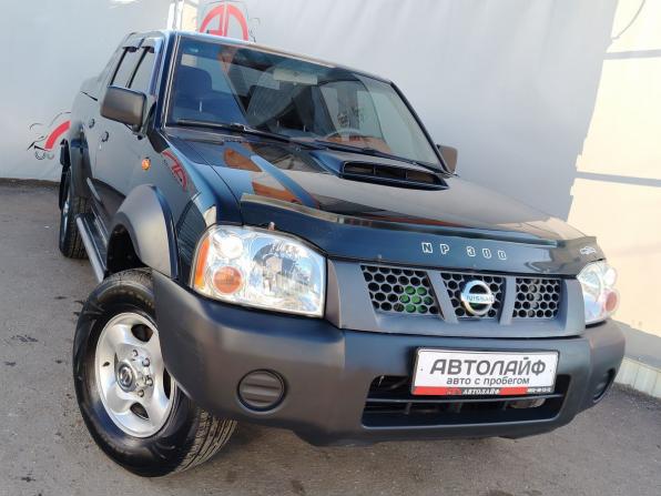 Nissan NP300 с пробегом 2012 года, цена 1 100 000 рублей, 205939 км, offers.body_type.unknown, Автокод Объявления