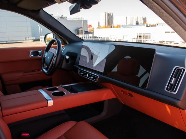 Li Auto (Lixiang) L7 I Рестайлинг с пробегом 2024 года, цена 7 549 000 рублей, 27000 км, внедорожник, Автокод Объявления