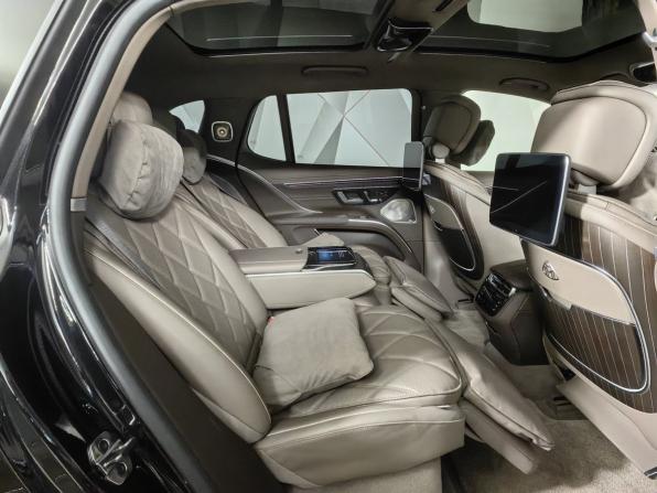 Mercedes-Benz Maybach EQS SUV с пробегом 2024 года, цена 22 600 000 рублей, 7175 км, внедорожник, Автокод Объявления