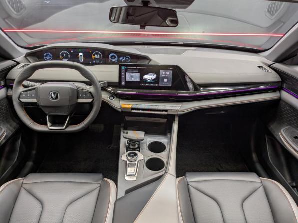 Changan UNI-V I с пробегом 2024 года, цена 2 595 000 рублей, 6362 км, лифтбек, Автокод Объявления