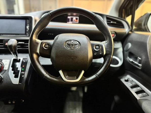 Toyota Sienta II Рестайлинг с пробегом 2020 года, цена 1 477 000 рублей, 53000 км, минивэн, Автокод Объявления