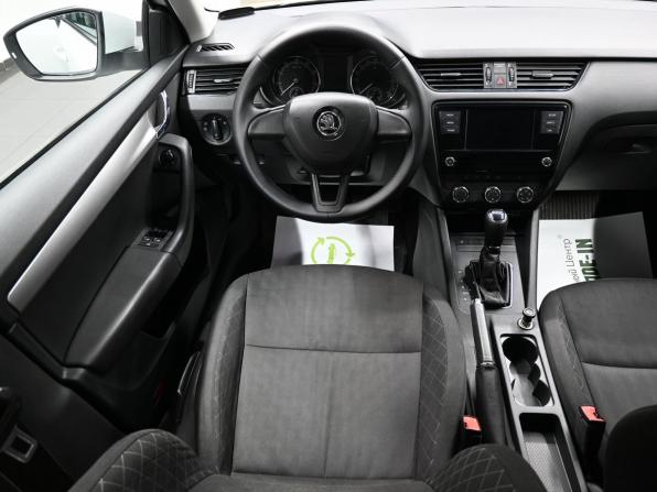 Skoda Octavia III (A7) Рестайлинг с пробегом 2018 года, цена 895 000 рублей, 320419 км, лифтбек, Автокод Объявления