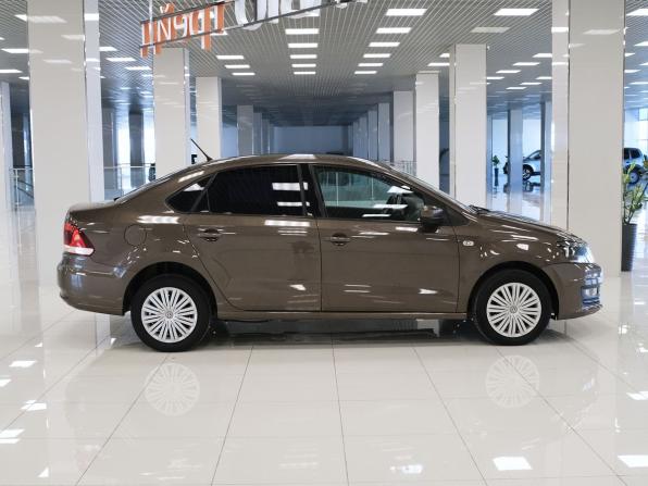 Volkswagen Polo V Рестайлинг с пробегом 2016 года, цена 813 000 рублей, 135879 км, седан, Автокод Объявления