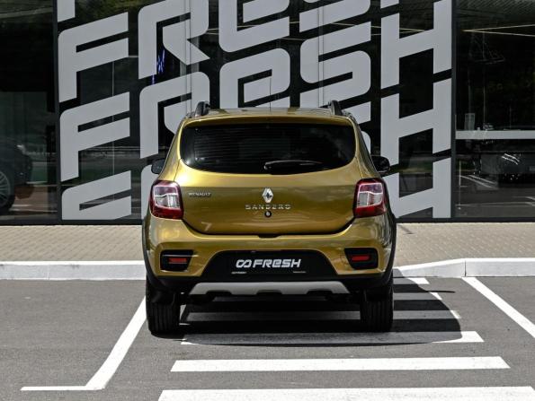 Renault Sandero II с пробегом 2015 года, цена 1 009 000 рублей, 62705 км, хэтчбек, Автокод Объявления