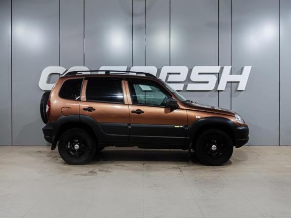 Chevrolet Niva I Рестайлинг с пробегом 2018 года, цена 879 000 рублей, 79381 км, внедорожник, Автокод Объявления