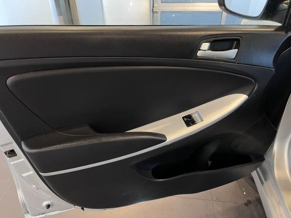 Hyundai Solaris I с пробегом 2012 года, цена 675 000 рублей, 168172 км, седан, Автокод Объявления
