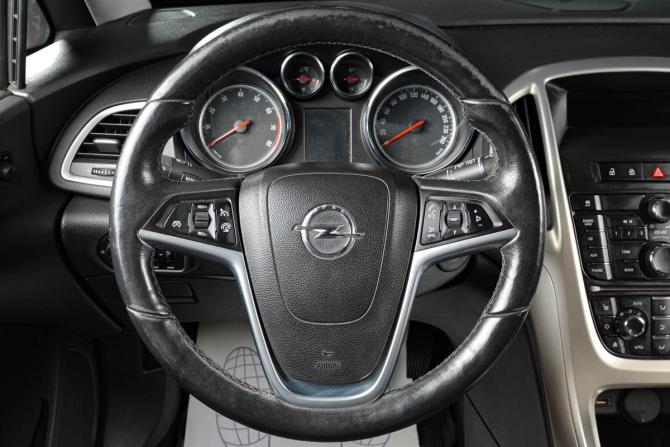Opel Astra J Рестайлинг с пробегом 2013 года, цена 969 000 рублей, 66000 км, хэтчбек, Автокод Объявления