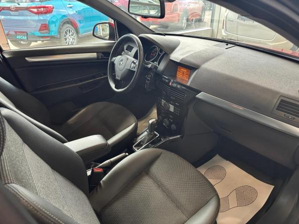 Opel Astra H Рестайлинг с пробегом 2010 года, цена 650 000 рублей, 141700 км, хэтчбек, Автокод Объявления