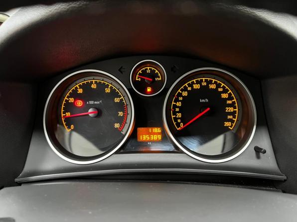 Opel Astra H Рестайлинг с пробегом 2011 года, цена 650 000 рублей, 135363 км, хэтчбек, Автокод Объявления