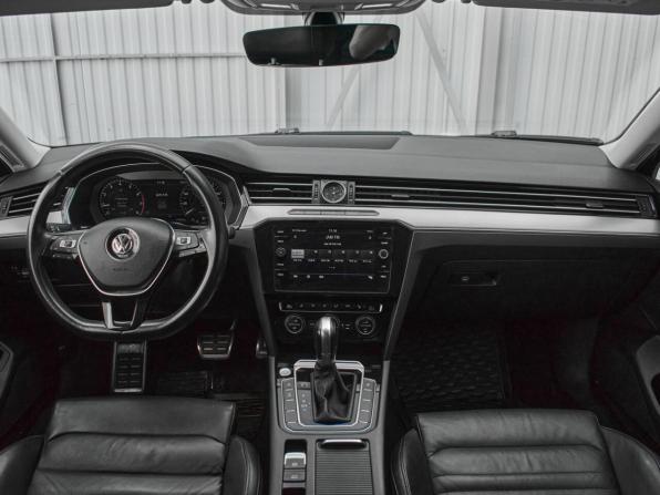 Volkswagen Passat B8 с пробегом 2019 года, цена 2 200 000 рублей, 71191 км, седан, Автокод Объявления