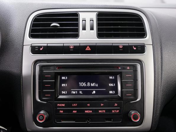 Volkswagen Polo V Рестайлинг с пробегом 2016 года, цена 970 000 рублей, 165112 км, седан, Автокод Объявления