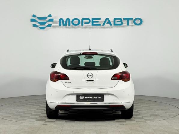 Opel Astra J Рестайлинг с пробегом 2014 года, цена 890 000 рублей, 120000 км, хэтчбек, Автокод Объявления