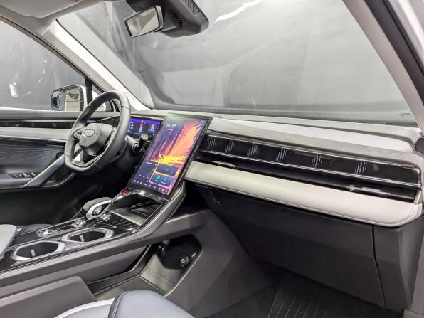 Geely Atlas II с пробегом 2025 года, цена 3 330 000 рублей, 2623 км, внедорожник, Автокод Объявления