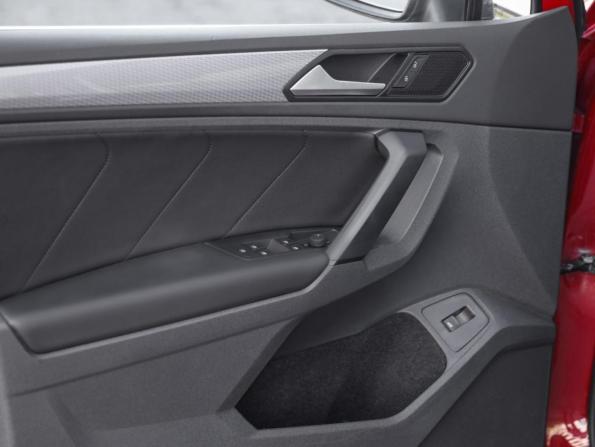 Volkswagen Tiguan II Рестайлинг с пробегом 2021 года, цена 2 599 000 рублей, 87834 км, внедорожник, Автокод Объявления