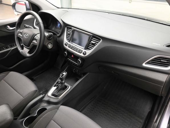 Hyundai Solaris II с пробегом 2018 года, цена 1 369 900 рублей, 142516 км, седан, Автокод Объявления