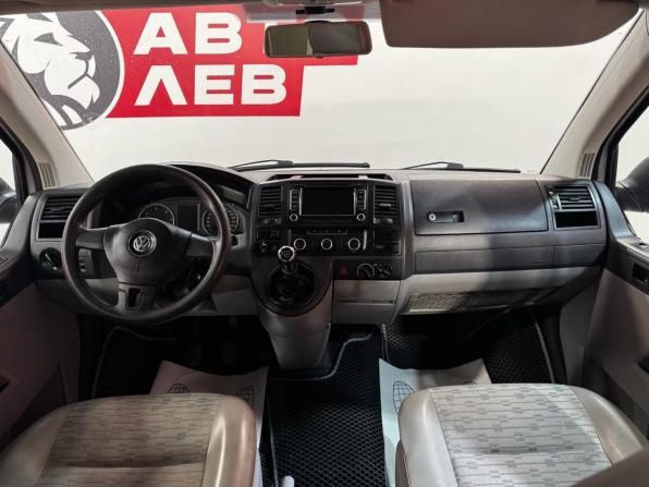 Volkswagen Transporter T5 Рестайлинг с пробегом 2010 года, цена 1 370 000 рублей, 370777 км, минивэн, Автокод Объявления