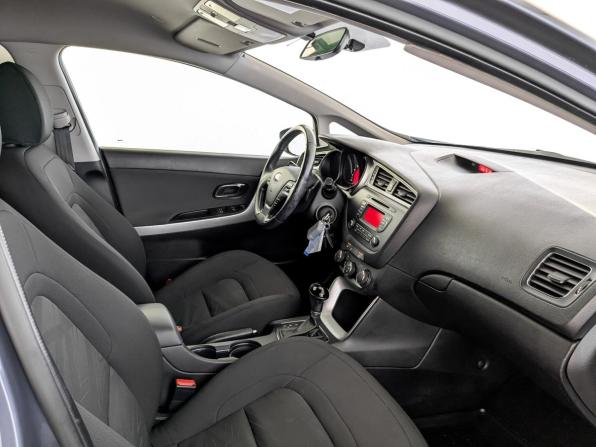 Kia Ceed II Рестайлинг с пробегом 2017 года, цена 1 320 000 рублей, 143061 км, хэтчбек, Автокод Объявления