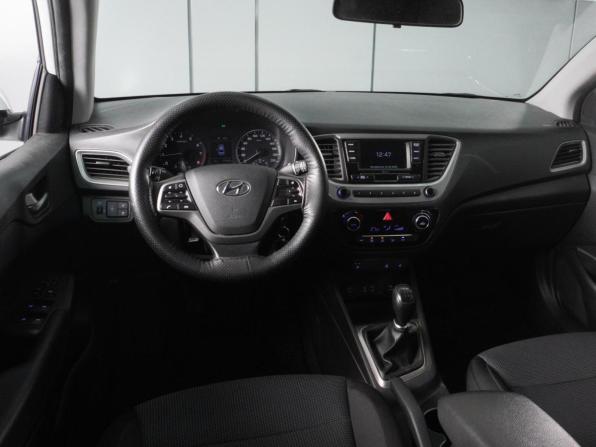 Hyundai Solaris II с пробегом 2018 года, цена 1 309 000 рублей, 97342 км, седан, Автокод Объявления