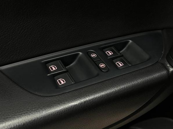 Volkswagen Touareg II с пробегом 2012 года, цена 1 700 000 рублей, 180889 км, внедорожник, Автокод Объявления
