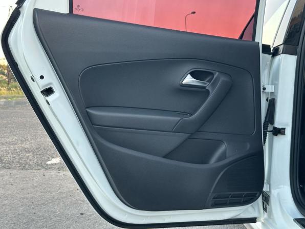 Volkswagen Polo V Рестайлинг с пробегом 2018 года, цена 930 000 рублей, 247620 км, седан, Автокод Объявления