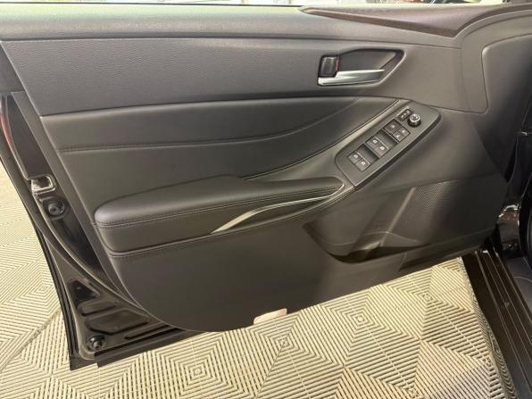 Toyota Avalon V с пробегом 2022 года, цена 3 730 000 рублей, 67000 км, седан, Автокод Объявления