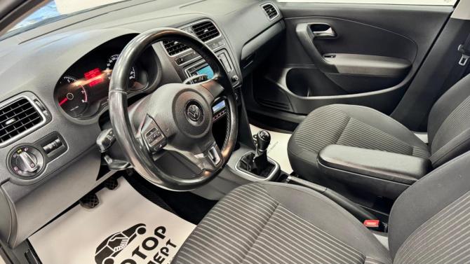 Volkswagen Polo V с пробегом 2014 года, цена 530 000 рублей, 325353 км, седан, Автокод Объявления