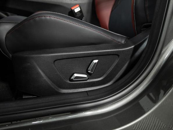 Geely Coolray I Рестайлинг 2 с пробегом 2026 года, цена 2 449 585 рублей, 5824 км, внедорожник, Автокод Объявления