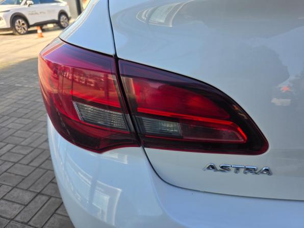 Opel Astra J Рестайлинг с пробегом 2014 года, цена 749 900 рублей, 161116 км, седан, Автокод Объявления