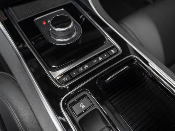 Jaguar XF II с пробегом 2016 года, цена 1 910 000 рублей, 107441 км, седан, Автокод Объявления