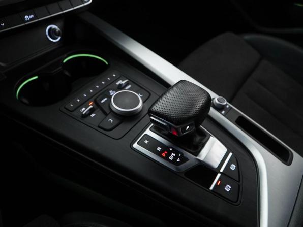 Audi A4 V (B9) с пробегом 2017 года, цена 2 600 000 рублей, 124342 км, седан, Автокод Объявления